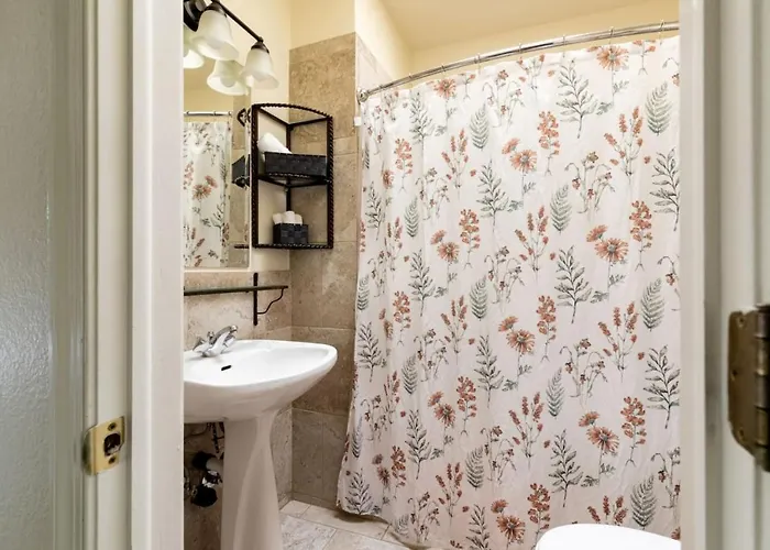 Vibrant 2br Dt Living, Stylish & Serene Apartamento